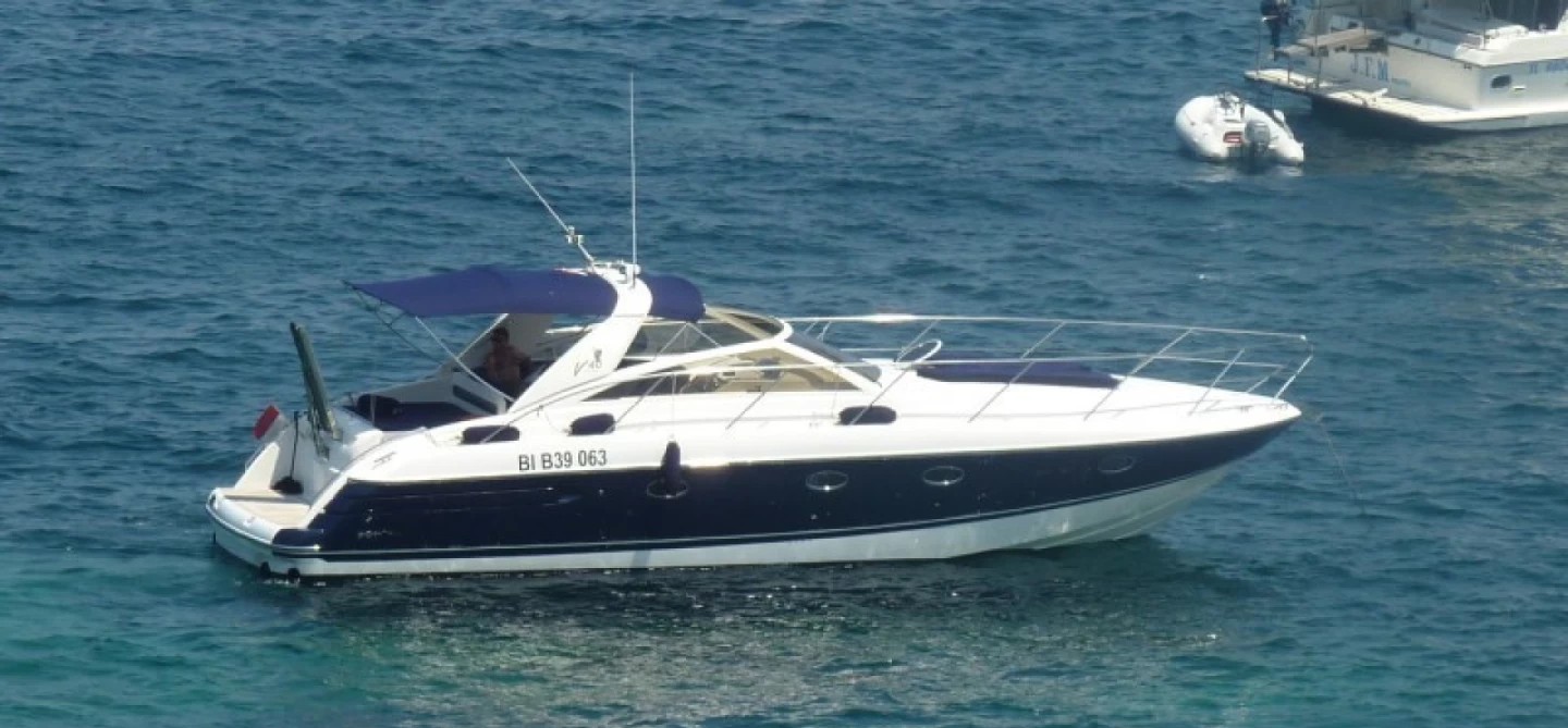 Princess V40 Motorboat Rental in Monaco – Luxury Yacht with Captain