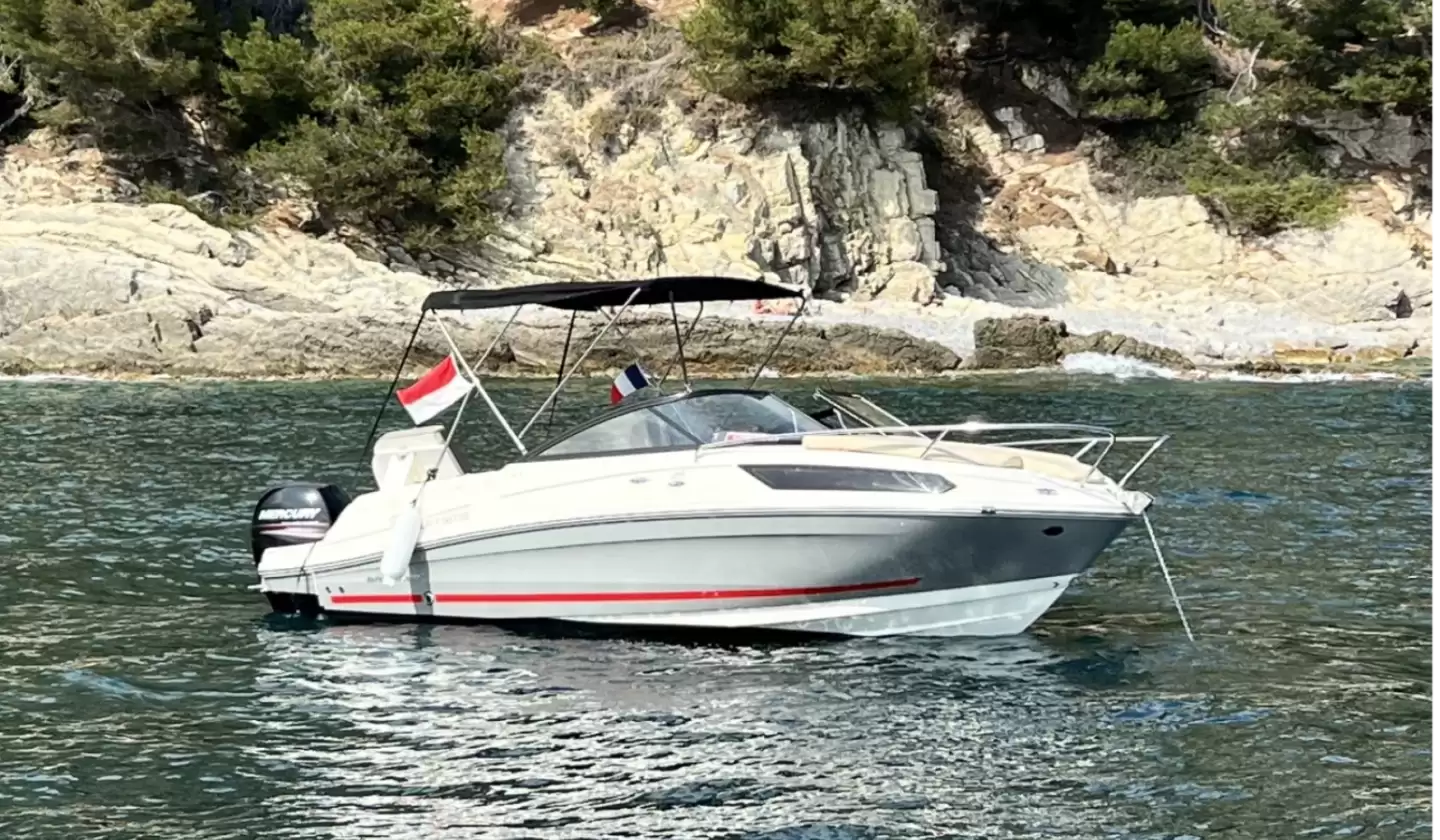 Affordable Bayliner VR5 Cuddy Rental in Monaco – With or Without Captain