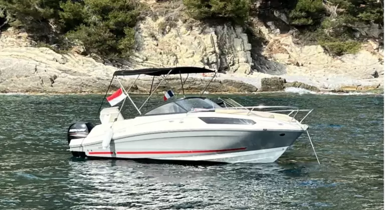 Affordable Bayliner VR5 Cuddy Rental in Monaco – With or Without Captain