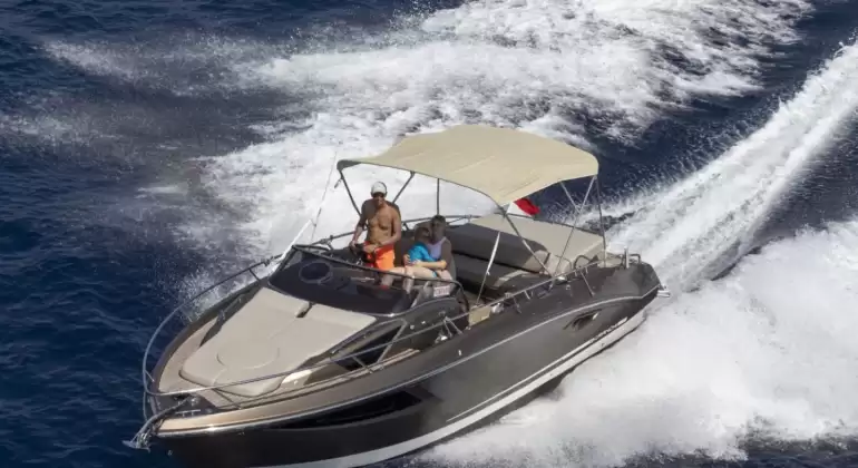 Rent Cranchi Endurance 30 in Monaco-Ville – Luxury Italian Motorboat with Captain