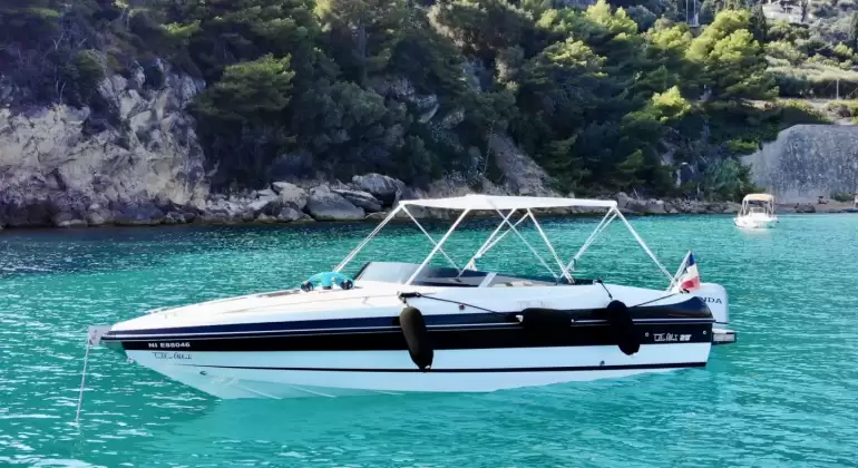 Rent Tullio-Abbate Mito 23 Motorboat in Monaco with Captain