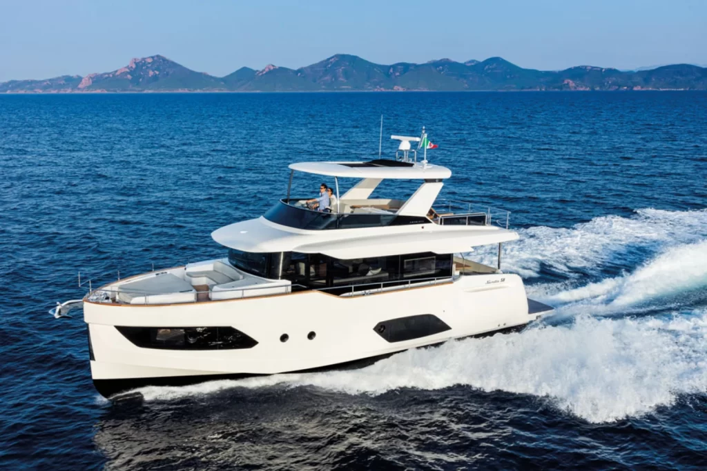 Azimut60Fly2018