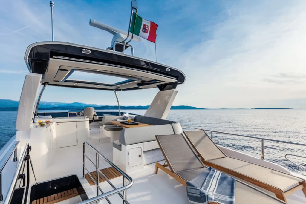 Azimut60Fly2018-3
