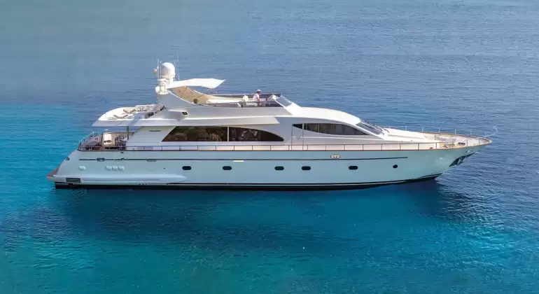 Rent Falcon 86 Luxury Yacht in Monaco-Ville – 86ft Yacht with Captain (2022)