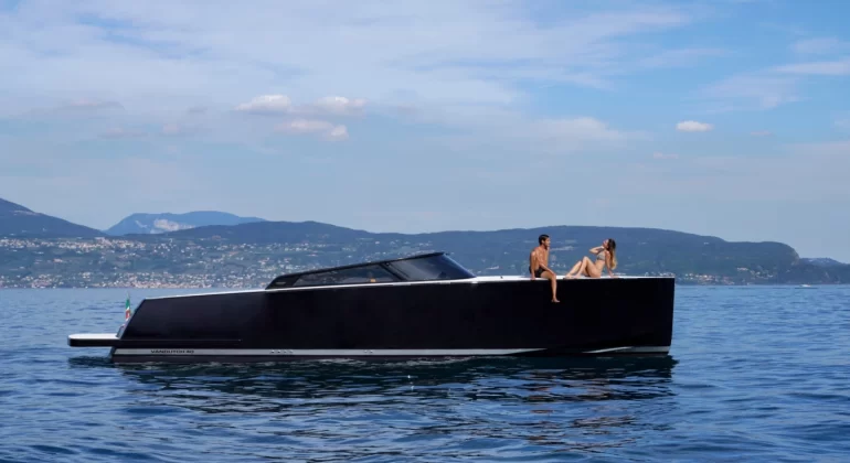 Rent VanDutch 40 Motorboat in Monaco – With Captain | 2020