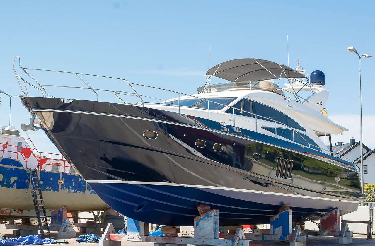 Motor Yacht vs Sailboat: Choosing the Best Charter Experience in Monaco