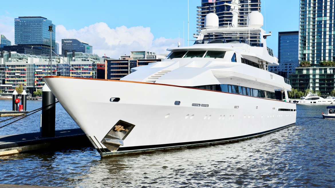 Yacht Cruises vs Boat Rentals in Monaco: Which is Right for Your Party?