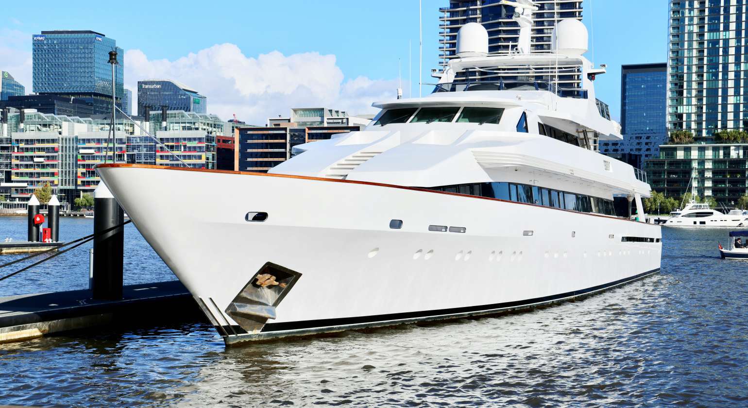 Yacht Cruises vs Boat Rentals in Monaco: Which is Right for Your Party?