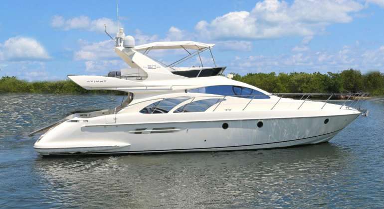 Monaco Luxury Yacht Charter Premium Flybridge Experience