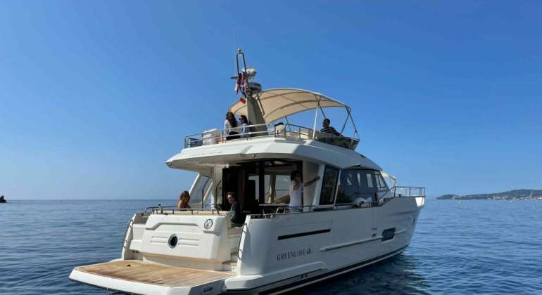 Monaco Luxury Yacht Charter All Inclusive Flybridge Experience