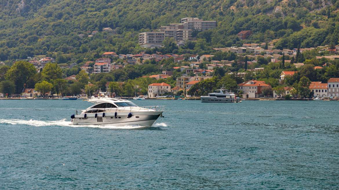 Business Retreat Yacht Experience in Monaco for Elite Corporate Gatherings