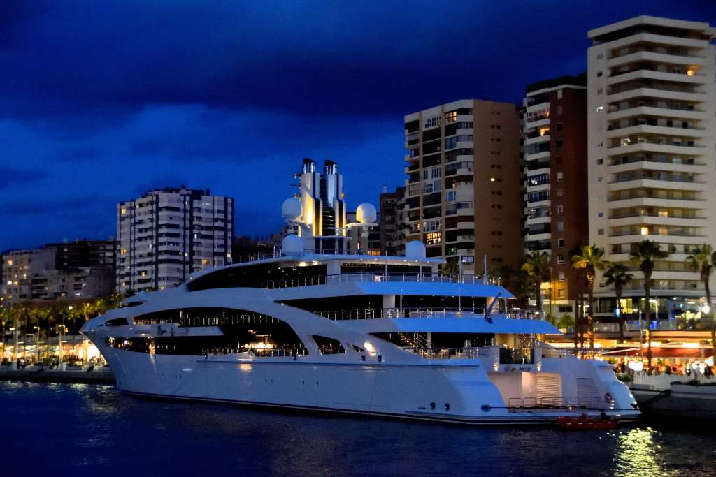 Hidden Costs in Yacht Charters in Monaco for First-Time Luxury Guests - Monaco Yacht Rentals