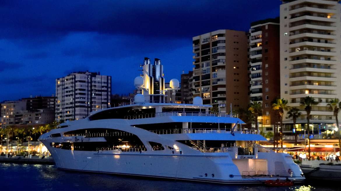 Hidden Costs in Yacht Charters in Monaco for First-Time Luxury Guests